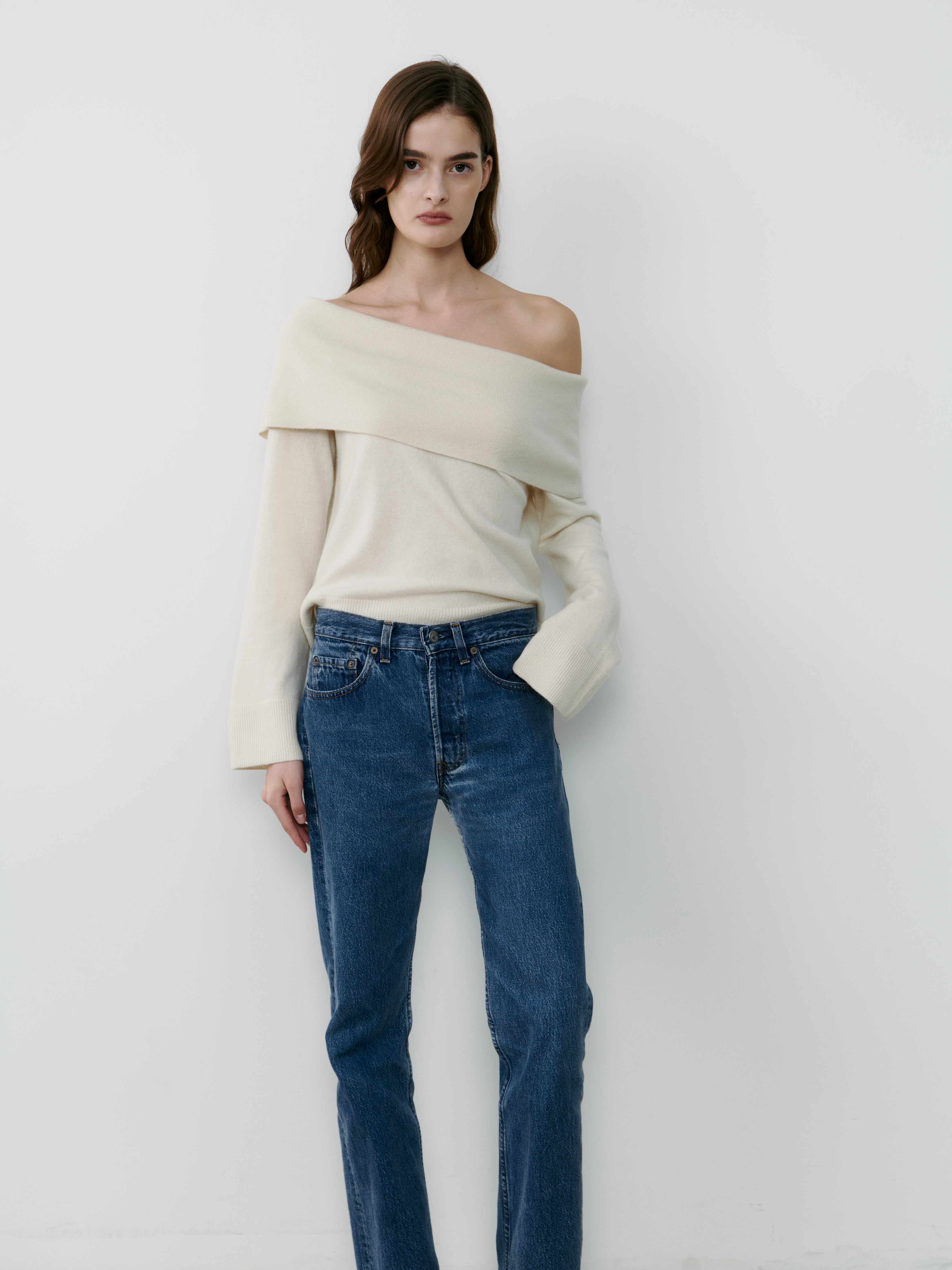 THE CASHMERE OFF SHOULDER ECO WHITE – THE CURATED