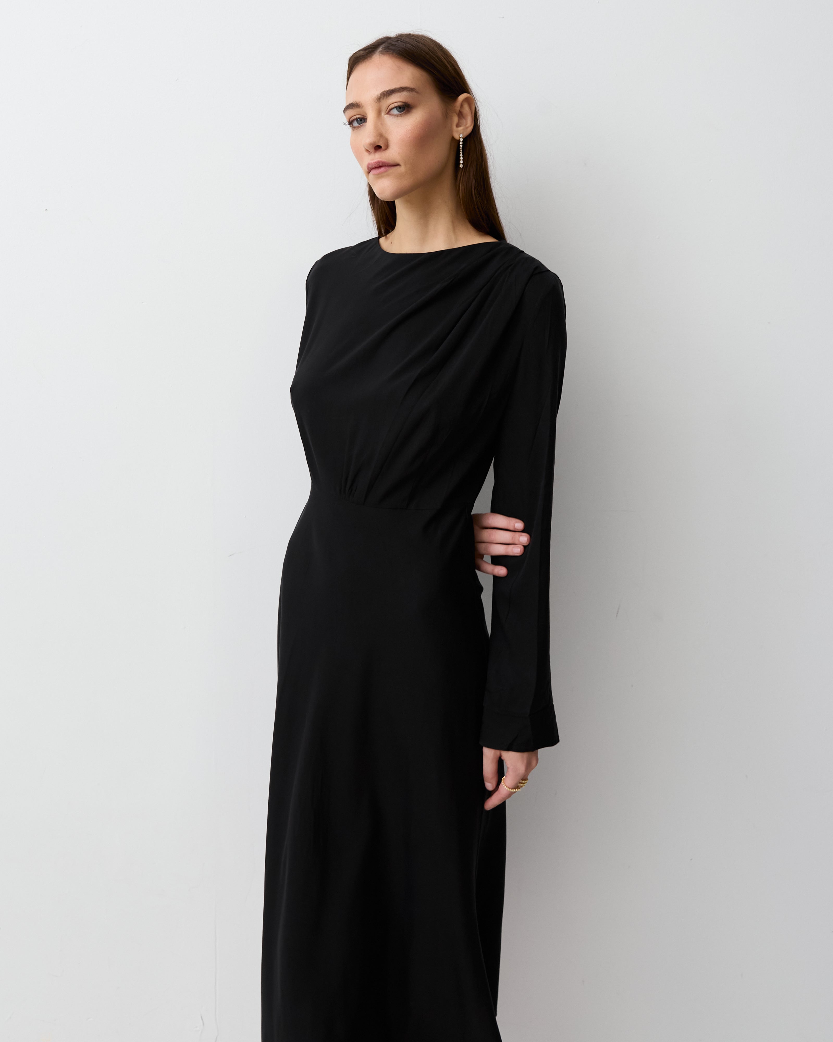 THE LONG SLEEVE DRAPED DRESS- BLACK – THE CURATED